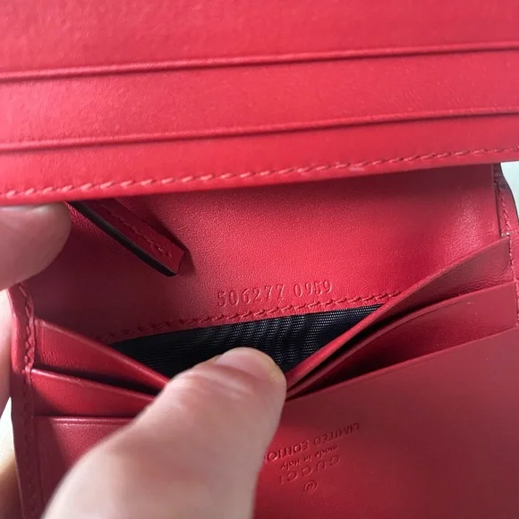 GUCCI GG Supreme
Canvas Mystic Cat
Compact Wallet - Picture 7 of 13